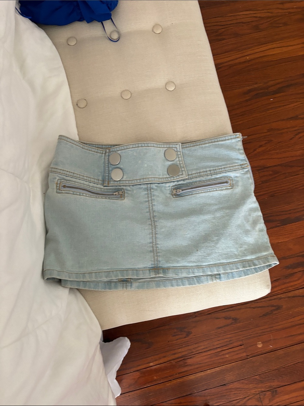 URBAN OUTFITTERS SKIRT SIZE SMALL